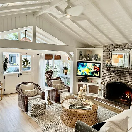 Balboa Island Beach Cottage With Golf Cart